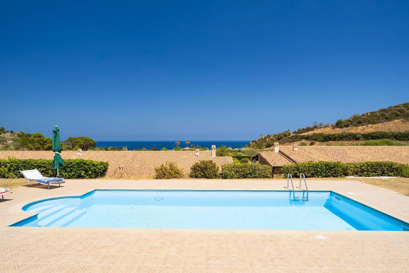 Geheel appartement, Appartement 'Casa Dalby' met Gedeeld Zwembad, Privé Terras en Airconditioning in Abba Urci, Tertenia
