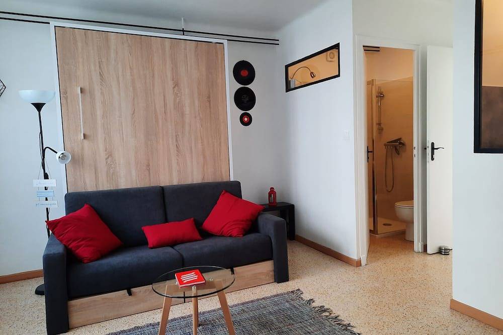 Apartamento entero, Gîte Plein Soleil - Cigaloun - Services +++ in Vals-les-Bains, Parc naturel régional des Monts d'Ardèche