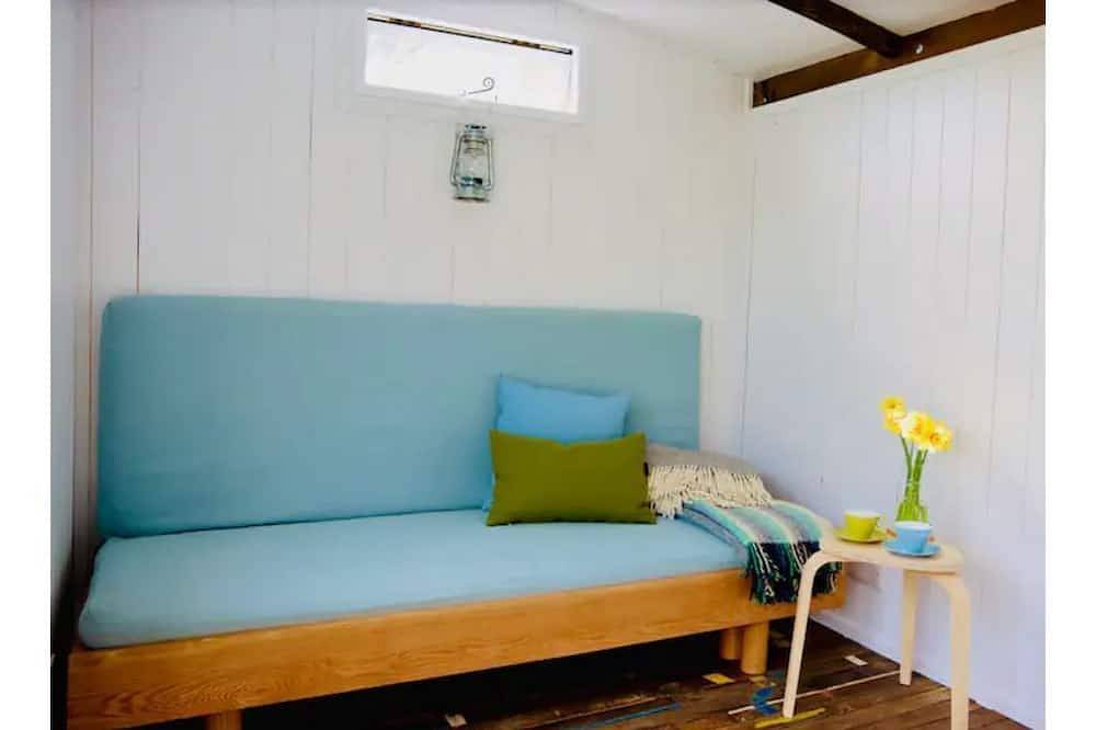 Tiny Home No.1 Railway Carriage with Stunning Views in Gateshead