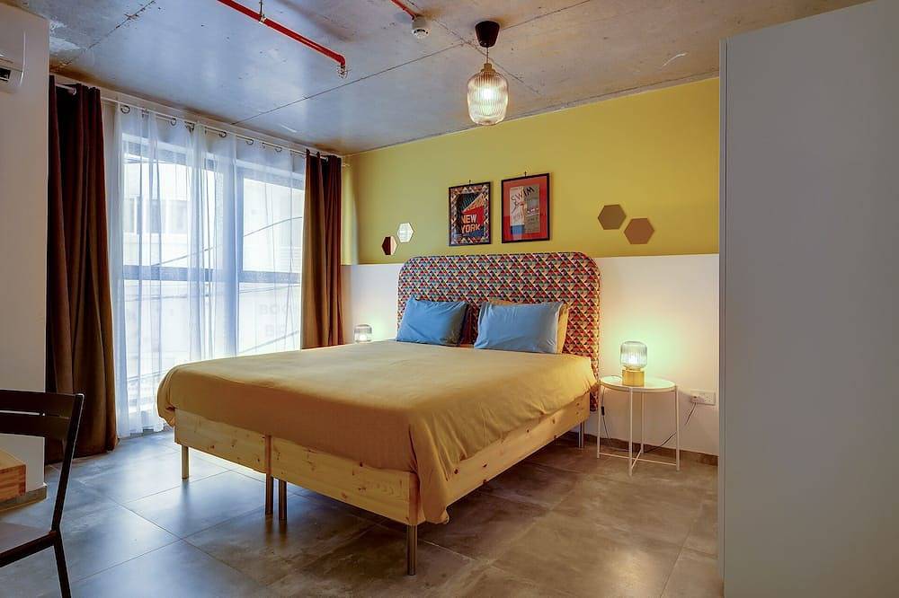 Charming Room in Sliema Creek Guesthouse (Room 1) in Tas-Sliema, Île de Malte