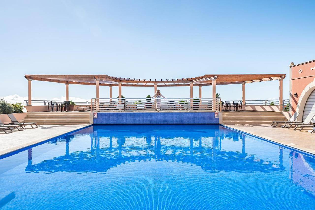 Villa Sea Renity - Palheiro Village by Alma Holiday Rentals in São Gonçalo, Madeira