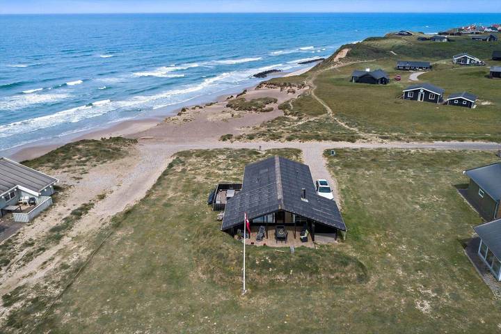 Vacation house for 6 people, with terrace, with pets - 1