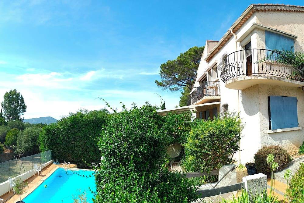 Vacances Familiales Entre Mer Et Piscine  6 pers (voir plus) in Le Pradet, Côte méditerranéenne (France)