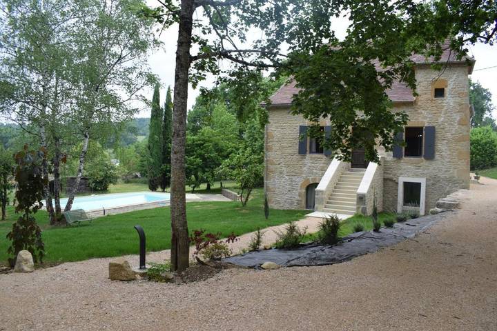 Location de vacances pour 8 personnes, avec vue ainsi que piscine et jardin à Camboulit - 4