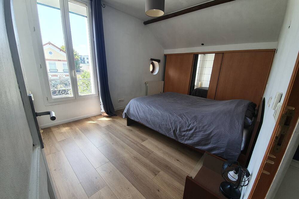 Family and Business Stay! Spacious 135m2 house (garden and parking) in Livry-Gargan, Sena-Saint Denis