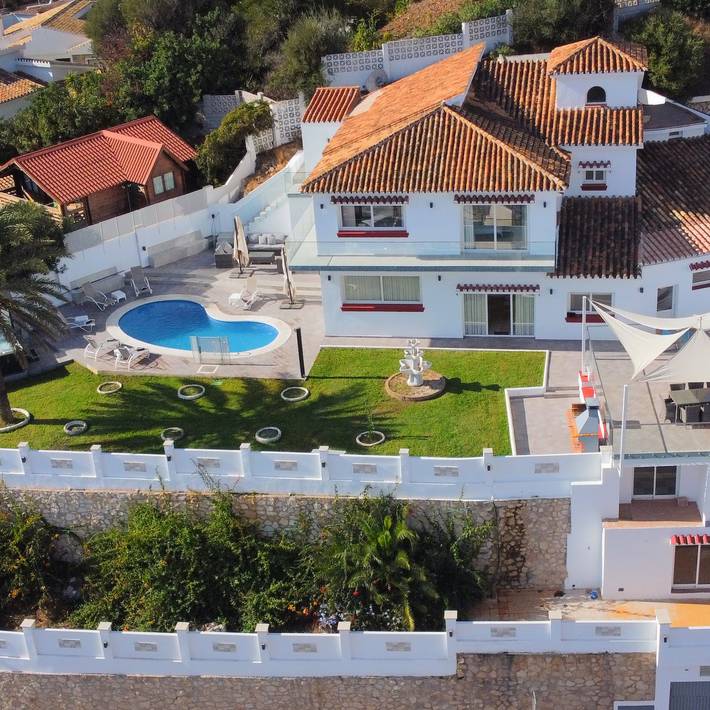 Villa pour 16 personnes, avec jardin et vue à Benalmádena