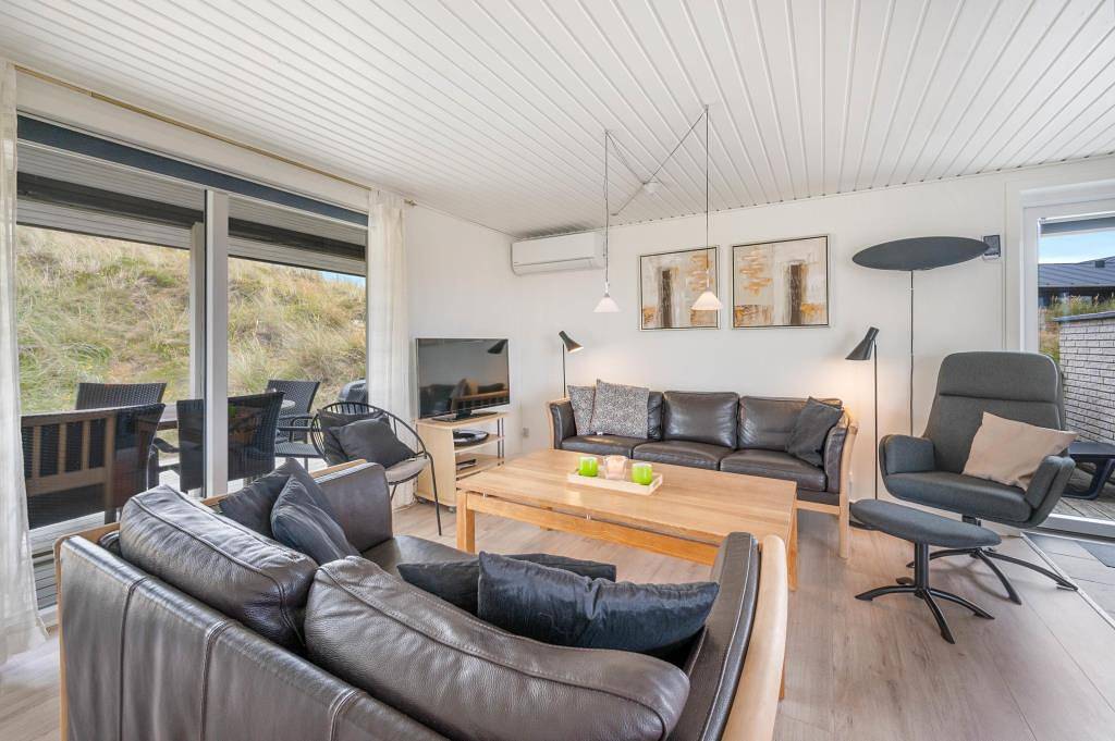 Schönes Ferienhaus in herrlicher Lage in Årgab in Årgab, Holmsland Klit