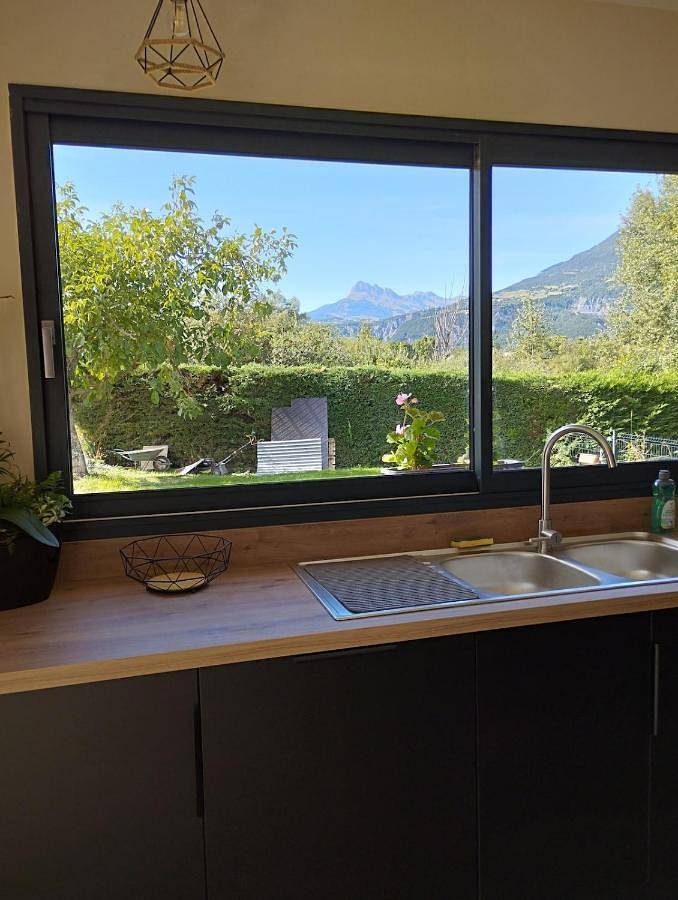 Location de vacances pour 6 personnes, avec terrasse et vue à Baratier - 3