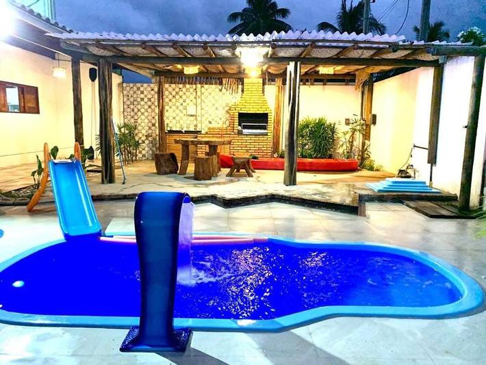 Casas e apartamentos de temporada para 7 pessoas, com jardim e piscina em Porto da Rua