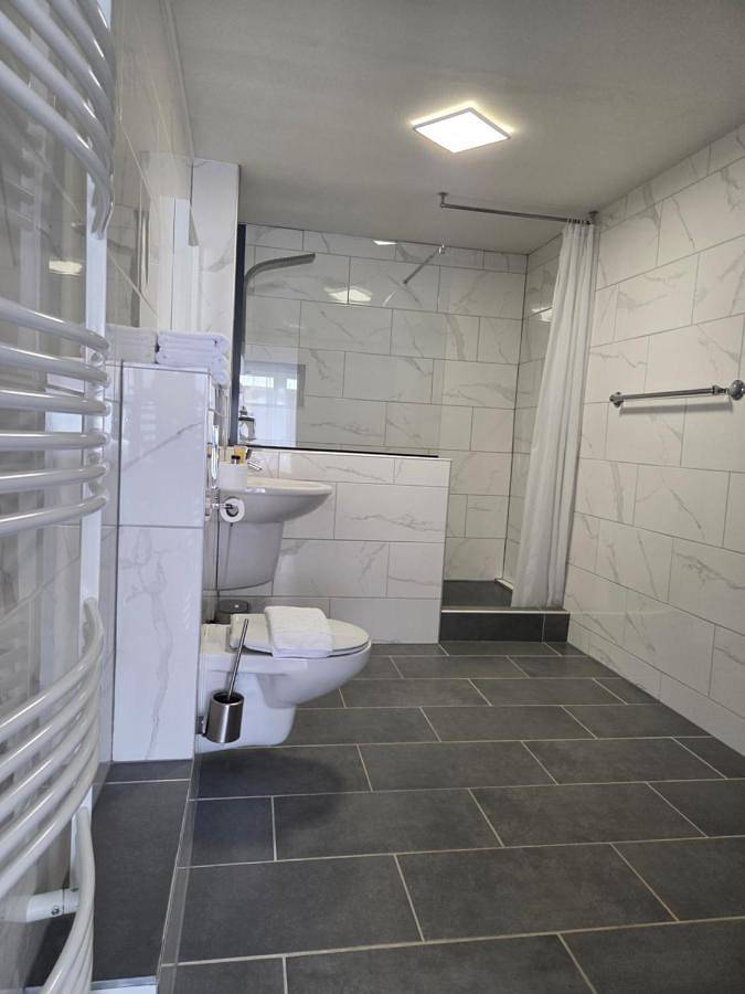 Ganze Wohnung, Blue Lagoon Holiday Apartments & Double Room with Balcony in Nehren (Mosel), Cochem-Zell