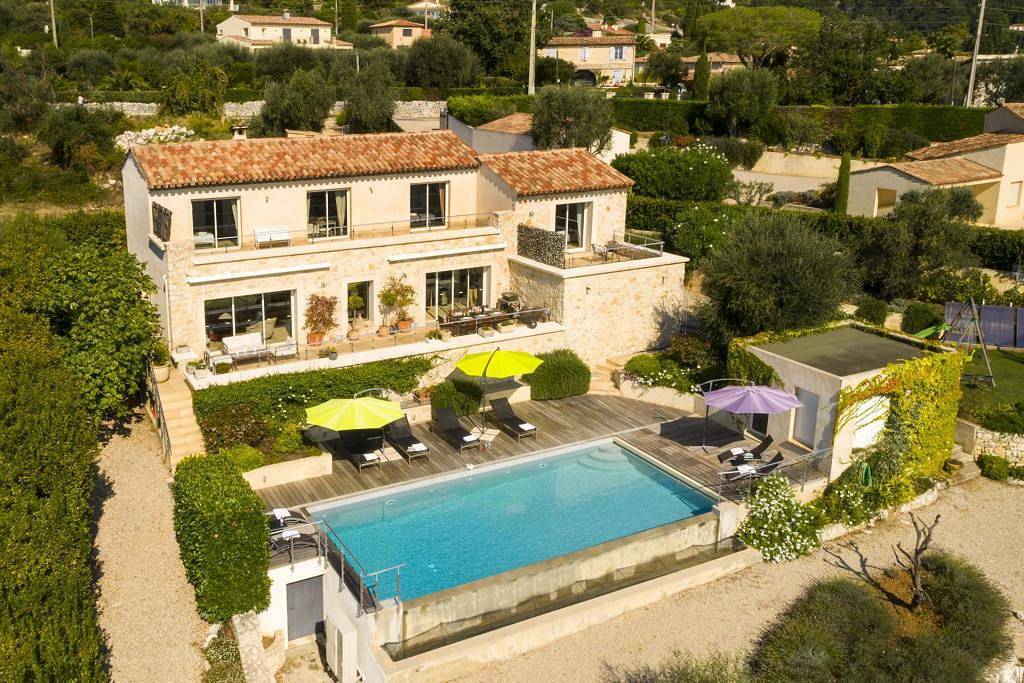 Holiday house with pool and views in Tourrettes-sur-Loup in Tourrettes-sur-Loup, Region de Cannes
