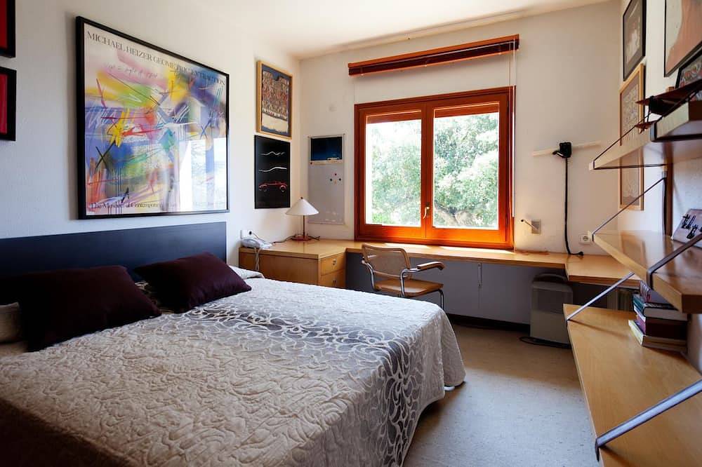 Fabulous Villa with private swimming pool of 25 x10 m in Sant Feliu de Guíxols, Costa Brava