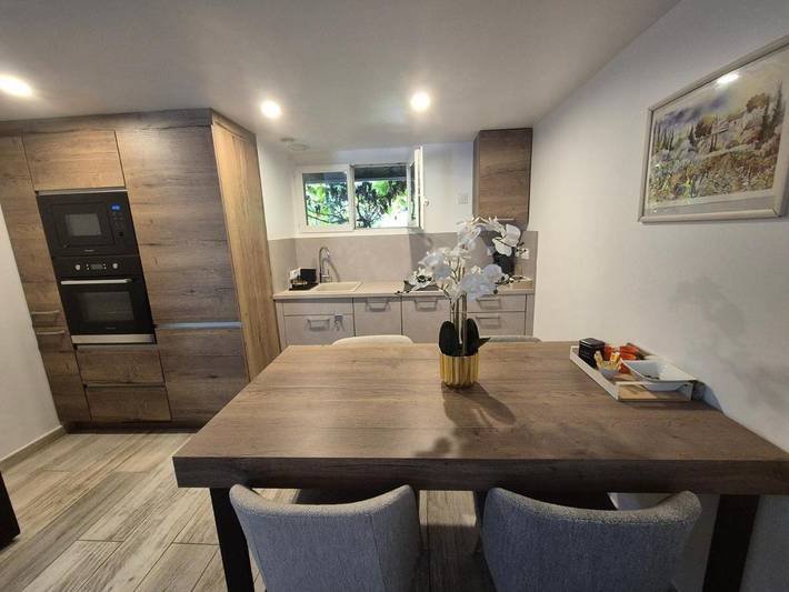 Gîte pour 2 personnes, avec terrasse et jardin à Lissieu - 4