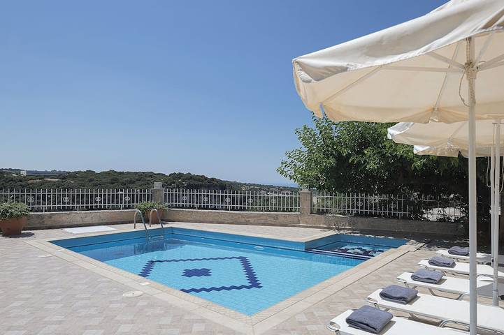 Villa pour 17 personnes, avec bassin pour enfant et jardin - 1
