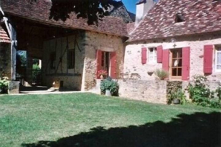 Gîte pour 5 personnes, avec jardin, animaux acceptés à Saint-Avit-de-Vialard