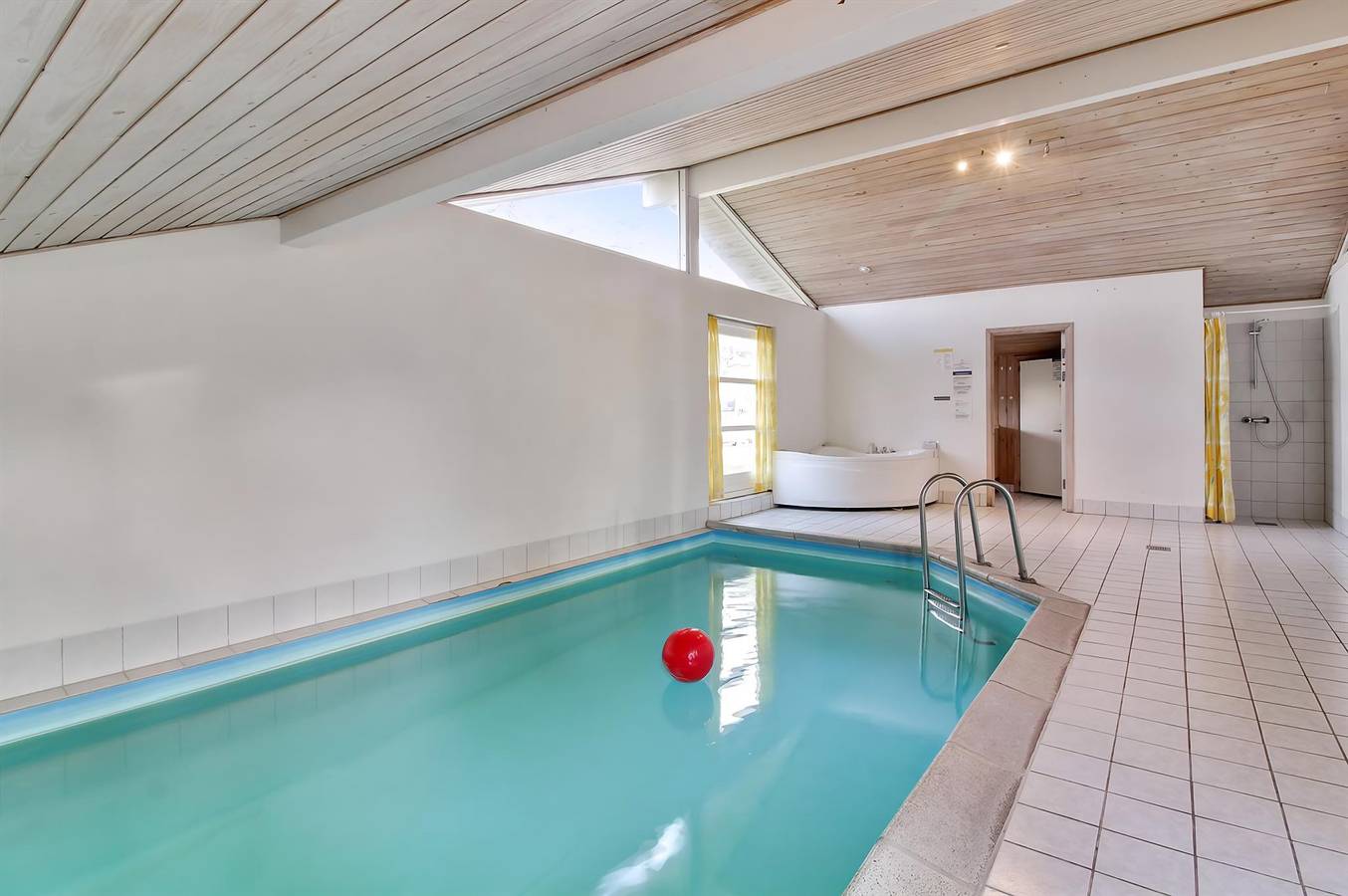 Stunning home in Løkken w/ 4 Bedrooms, Indoor swimming pool and Wifi in Løkken, Hjørring und Umgebung
