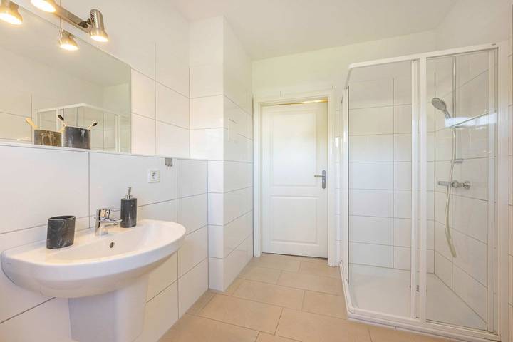 Ganze Wohnung, Ferienwohnung Kanten, mit Terrasse, Hunde Willkommen, nur 500 m bis zum Strand in Drei Kaiserbäder, Heringsdorf