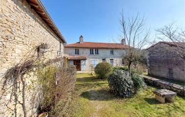 Gîte pour 5 personnes, avec terrasse et jardin, animaux acceptés à Taizé-Aizie