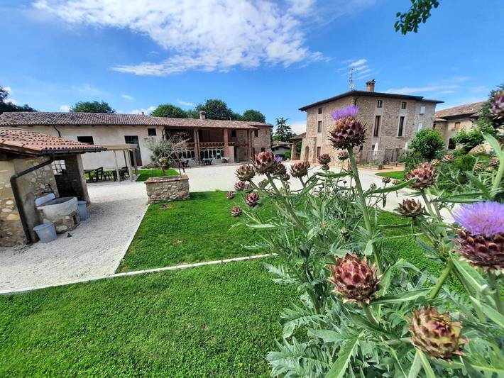 Agriturismo per 2 persone, con Terrazza e Giardino nonché Panorama a Monzambano