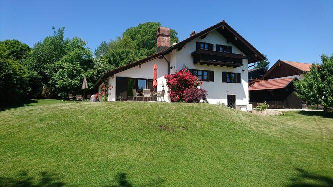 Ferienhaus für 6 Personen, mit Balkon und Terrasse sowie Seeblick in Breitbrunn am Chiemsee
