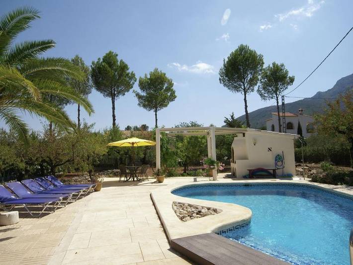 Location de vacances pour 6 personnes, avec jardin ainsi que terrasse et piscine à Parcent - 3