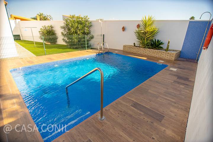 Holiday home for 6 people with garden in Fuente del Gallo, Conil de la Frontera