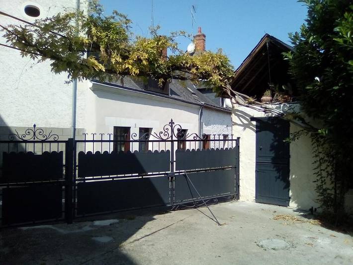 Gîte pour 4 personnes, avec jardin, adapté aux familles à Monts - 4