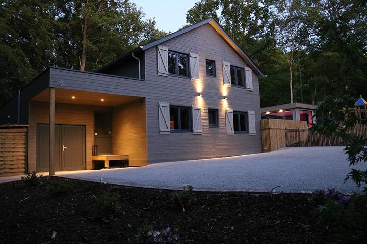 Maison de vacances pour 8 personnes, avec terrasse et jacuzzi ainsi que jardin et sauna à Durbuy