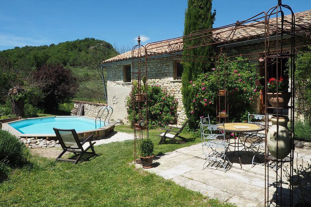 Gite La Savoye en Provence maison avec jardin terrasse piscine dans le Luberon in Saint-Michel-l'Observatoire, Parc naturel régional du Luberon