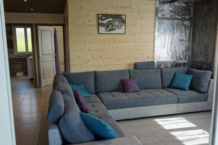 Location de vacances pour 8 personnes, avec vue et jardin à Les Estables - 2