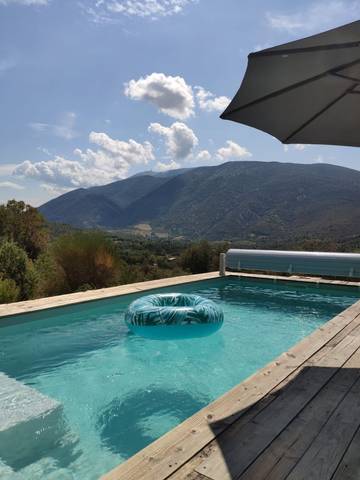 Gîte pour 4 personnes, avec terrasse ainsi que piscine et jardin à Mollans-sur-Ouvèze