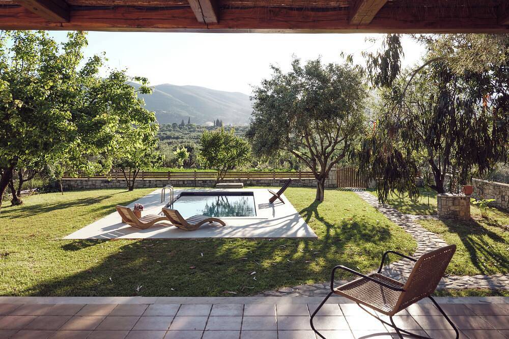 Villa en Pierre 2 Chambres Leeda avec Piscine Privée in Lithakia, Laganas