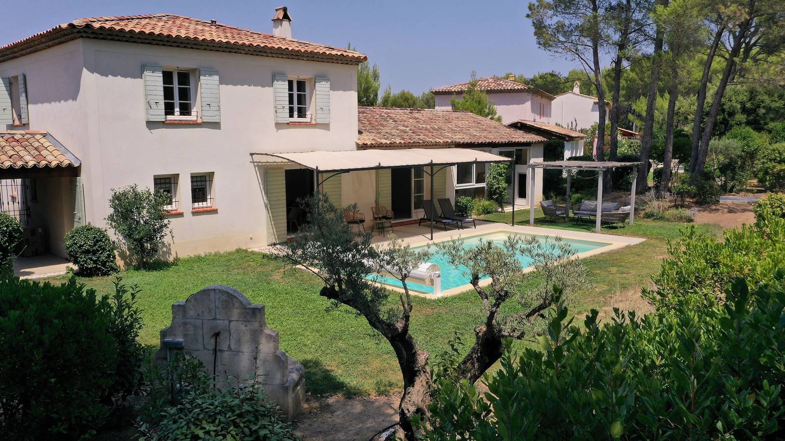Villa avec piscine privée sur le golf, Wi-Fi et climatisation in Mallemort, Région d'Arles