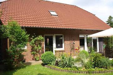 Ferienhaus für 8 Personen, mit Garten und Terrasse in Ammerland