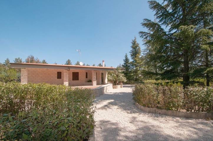 Location de vacances pour 10 personnes, avec vue ainsi que piscine et jardin à Andria - 2