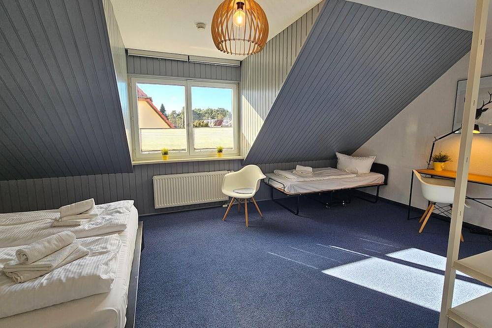 Appartement entier, Vacation apartment Waldweg, 2 adults + 1 child, 75m², balcony, attic in Bad Saarow, Dahme-Seengebiet