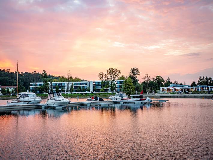 Ferienwohnung für 2 Personen, mit Balkon und Pool sowie Sauna an der Müritz