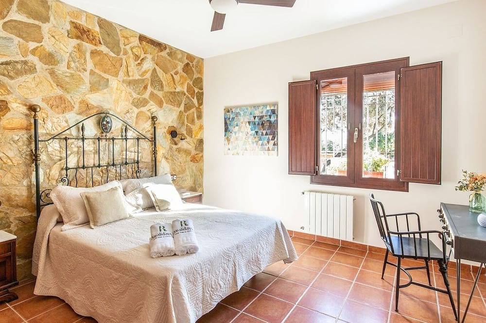 Casa Rural La Garrida Almodóvar del Río by Ruralidays in Almodóvar del Río, Córdoba Province