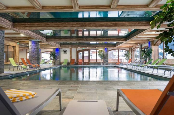 Appart’hôtel pour 8 personnes, avec Balcon et Jacuzzi ainsi que Piscine et Sauna à Chatel