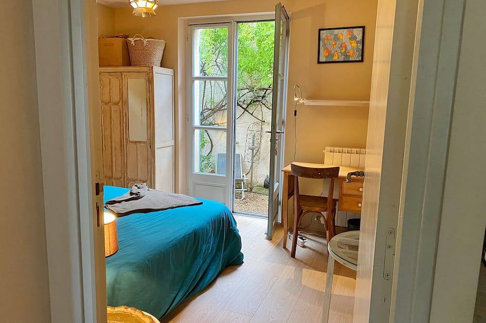 Entire apartment, Apartment 2 P 15 minutes walk from the historic center in Aix-en-Provence, Aix-en-Provence region