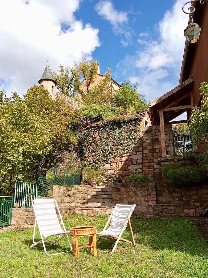 Location de vacances pour 4 personnes, avec vue ainsi que jardin et terrasse, animaux acceptés à Castelnau-Pégayrols - 3