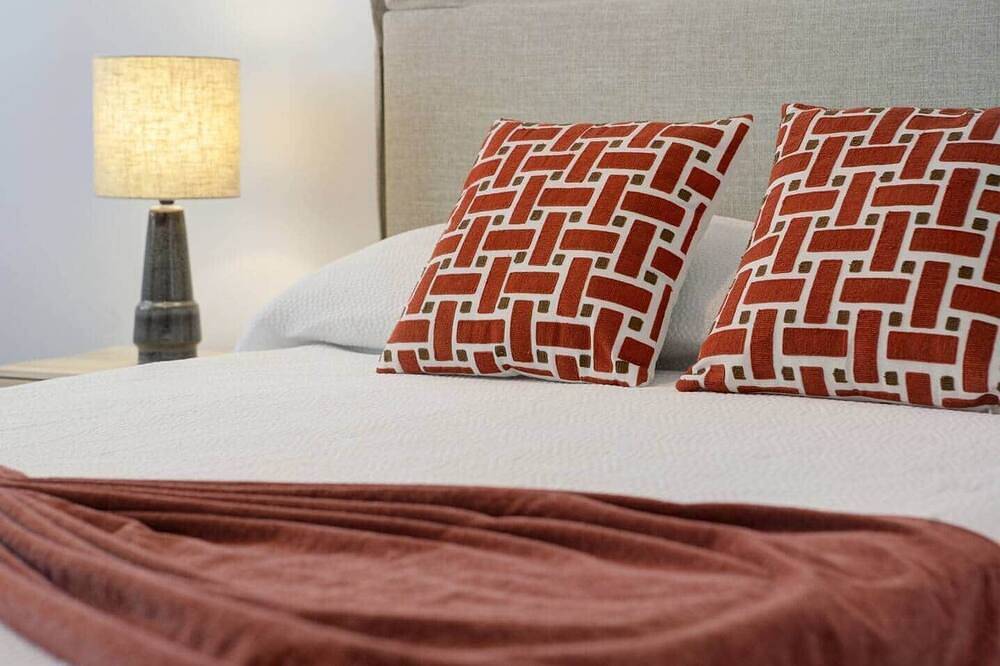 Comeback Hotel California in Calahonda, Costa Tropical