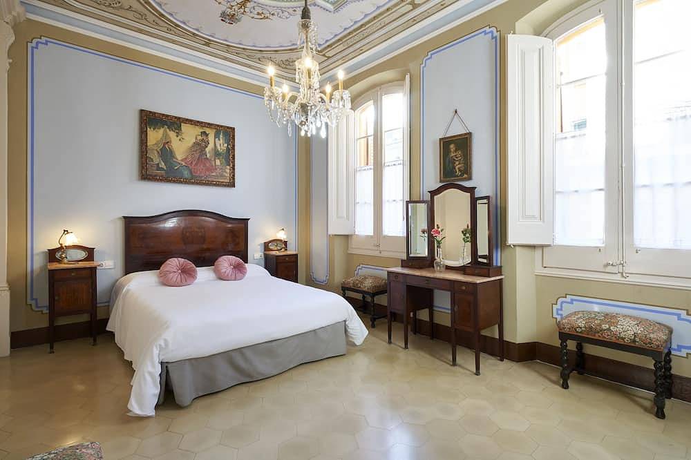 Cal Padri1871 - 30min to Barcelona, Groups & Families, Stylish Beach Large House in Premià de Mar, Costa del Maresme