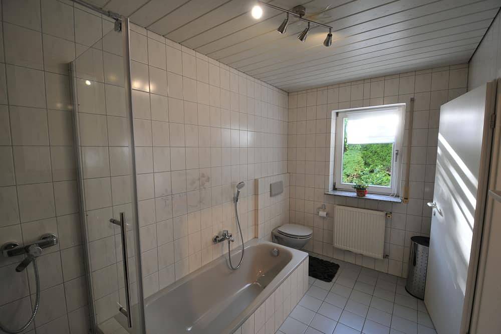 Appartamento intero, Accogliente appartamento su un pendio esposto a sud in Marxzell, Nordschwarzwald