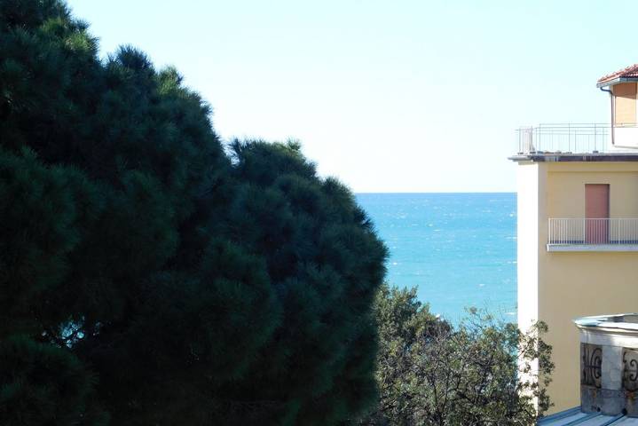 Ferienwohnung für 4 Personen, mit Balkon/Terrasse und Meerblick in Levanto Kommune