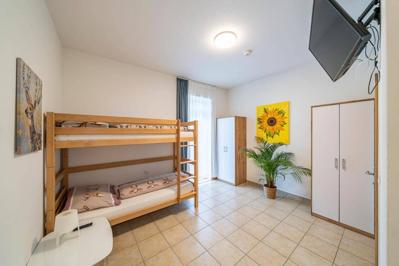 Ganze Wohnung, Studio Apartment with One Double Bed in Hirschegg-Pack, Steirerland
