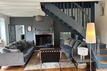 Gîte pour 8 personnes, avec jardin à Créhen