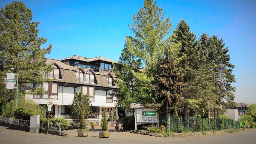 Hotel für 2 Personen, mit Terrasse und Pool sowie Ausblick in Haiger