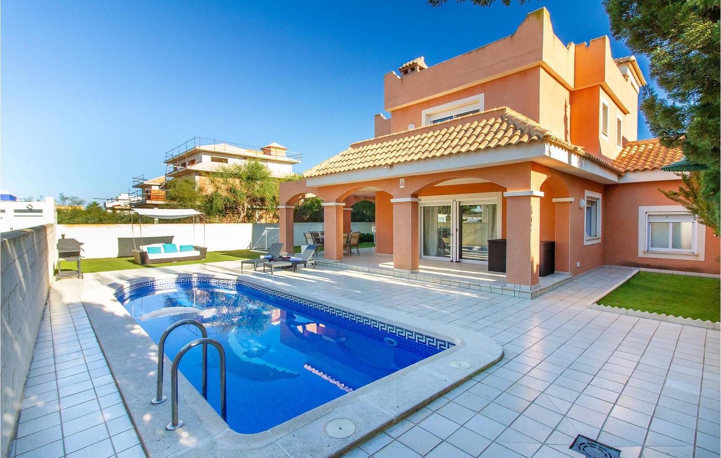 Oceanfront Apartment with Parking, AC, Terrace & Pool in San Javier, Costa Cálida
