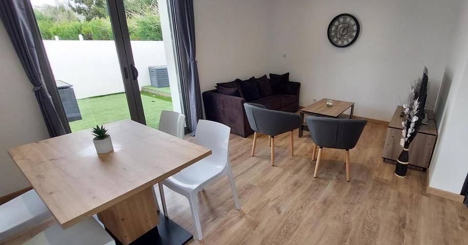 Location de vacances pour 6 personnes, avec jardin et terrasse à Étaules - 2